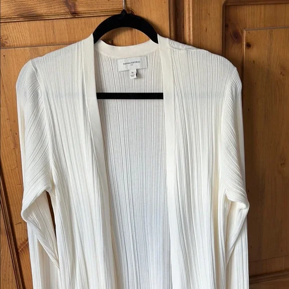BANANA REPUBLIC ivory, lightweight open front ribbed cardigan. Long sleeved - Picture 1 of 4